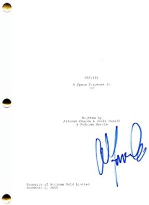 Алфонсо Куарон потпиша целосна филмска скрипта за автограмска гравитација - во кој глуми Сандра Булок и Georgeорџ Клуни, Рома,