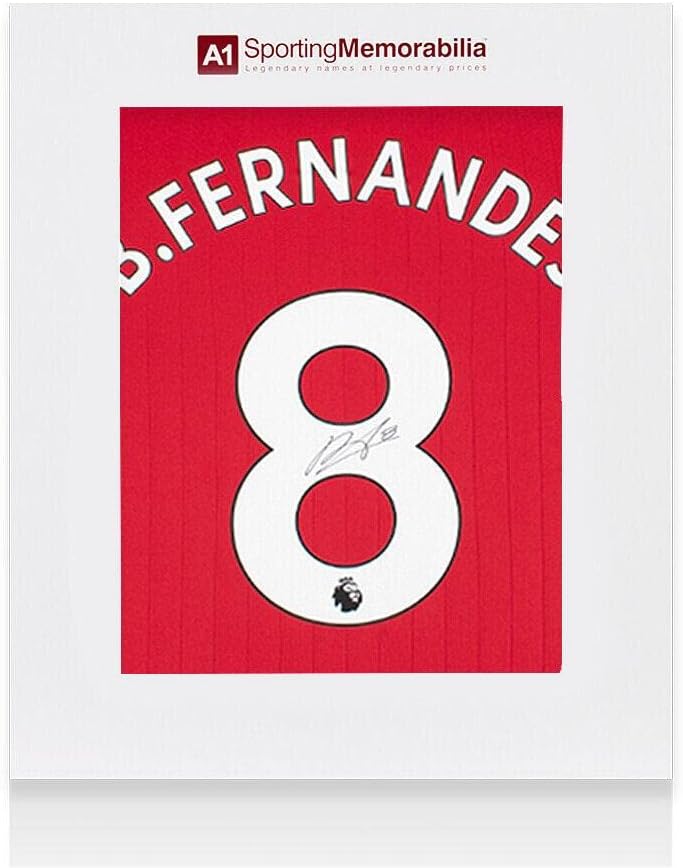 Бруно Фернандес Го Потпиша Дресот На Манчестер Јунајтед-2022-23, Дома, Број 8-Подарок-Фудбалски Дресови Со Автограм