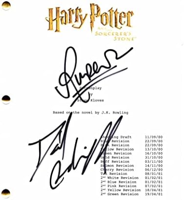 Даниел Радклиф и Руперт Гринт го потпишаа автограмот Хари Потер и Сценариото на целосниот филм на „Волшебникот Стоун“ - Посебно: